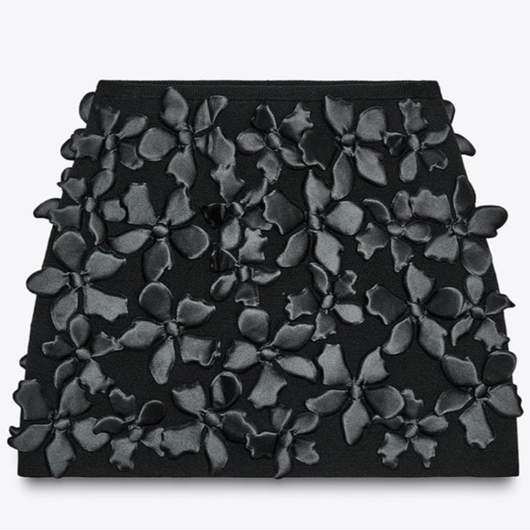 Zara Black 3D Floral Textured Knit Mini Skirt. S NWT - Picture 4 of 10